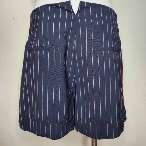 Rag & Bone Jess High Rise Loose Fit Navy Pinstripe Shorts Size 6 Runs Large - Picture 3 of 15